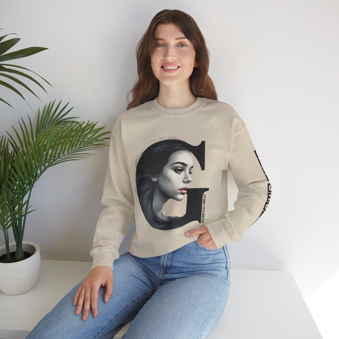 Letter G, Stylish Artistic Sweatshirt, Trendy Crewneck, Graphic Sweater, Cozy Unisex Top, Unique Gift for Art Lovers, Everyday Comfort