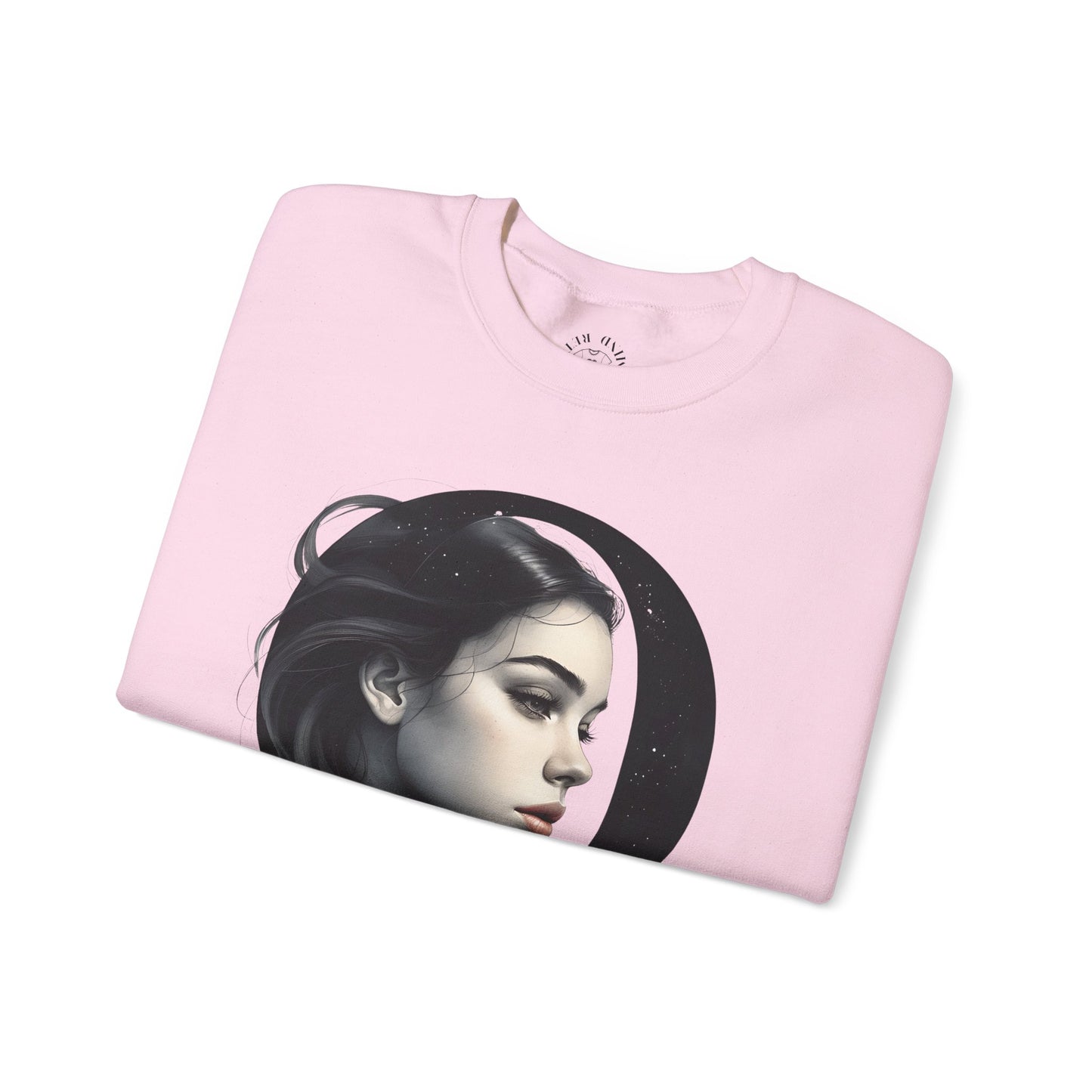 Letter Q, Stylish Artistic Sweatshirt, Trendy Crewneck, Graphic Sweater, Cozy Unisex Top, Unique Gift for Art Lovers, Everyday Comfort