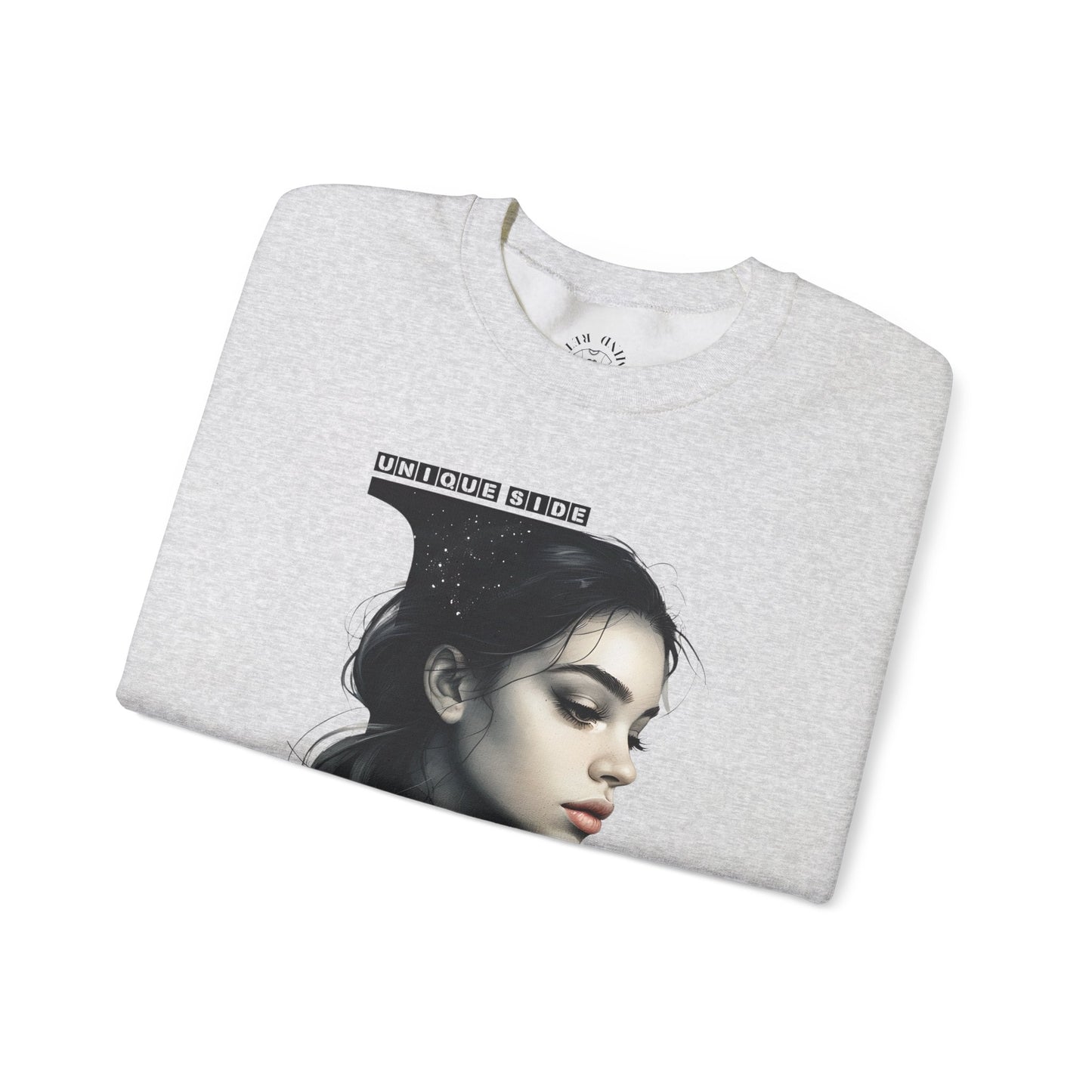 Letter L, Stylish Artistic Sweatshirt, Trendy Crewneck, Graphic Sweater, Cozy Unisex Top, Unique Gift for Art Lovers, Everyday Comfort