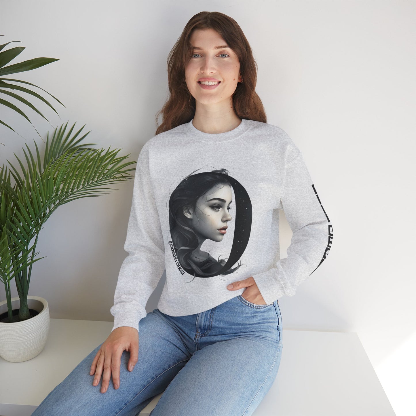 Letter O, Stylish Artistic Sweatshirt, Trendy Crewneck, Graphic Sweater, Cozy Unisex Top, Unique Gift for Art Lovers, Everyday Comfort