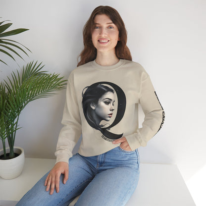 Letter Q, Stylish Artistic Sweatshirt, Trendy Crewneck, Graphic Sweater, Cozy Unisex Top, Unique Gift for Art Lovers, Everyday Comfort