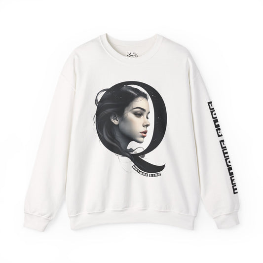 Letter Q, Stylish Artistic Sweatshirt, Trendy Crewneck, Graphic Sweater, Cozy Unisex Top, Unique Gift for Art Lovers, Everyday Comfort