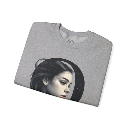 Letter Q, Stylish Artistic Sweatshirt, Trendy Crewneck, Graphic Sweater, Cozy Unisex Top, Unique Gift for Art Lovers, Everyday Comfort